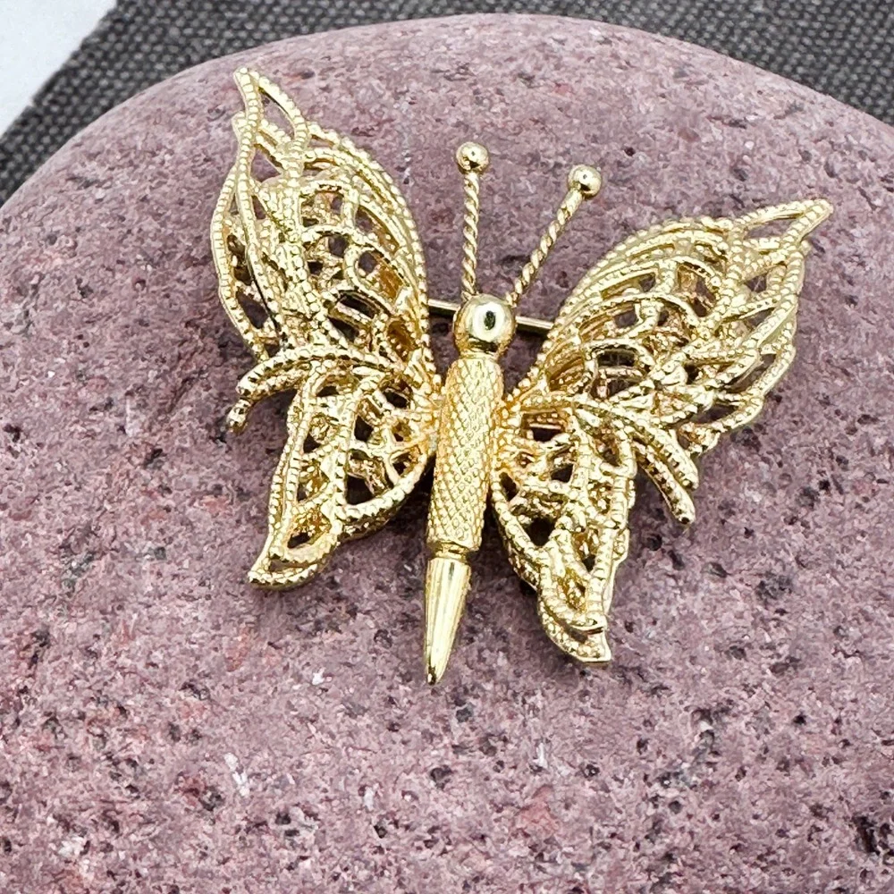 Vintage Monet Gold‎ Tone Butterfly Brooch Double Wing Filigree 1.5